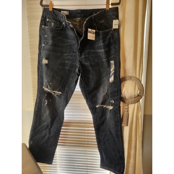 NWT Gap 32 regular jeans‎ distressed - Picture 1 of 5